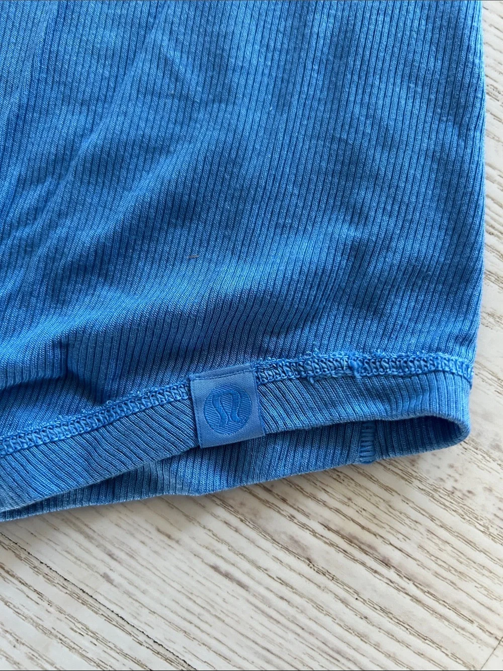 Lululemon Women’s Blue Short Sleeve Crewneck Top hold tight 6